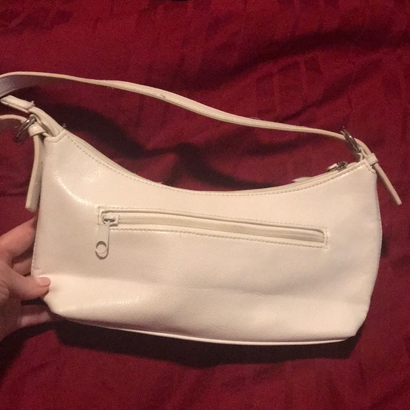 Small White & floral appliqué vegan patent leather look bag- like NEW - Picture 6 of 8